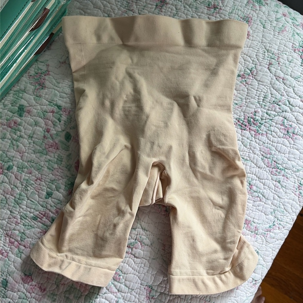 SKIMS Seamless Sculpt Short w/ Booty Lifter | Size S | NWOT